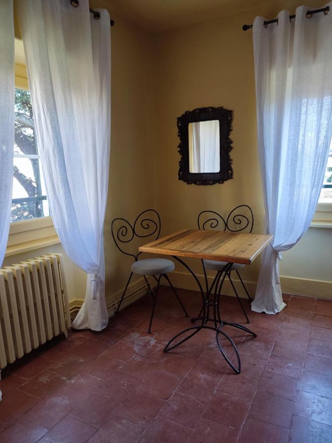 Les Jardins De La Fontaine Acomodação com café da manhã Alès Exterior foto