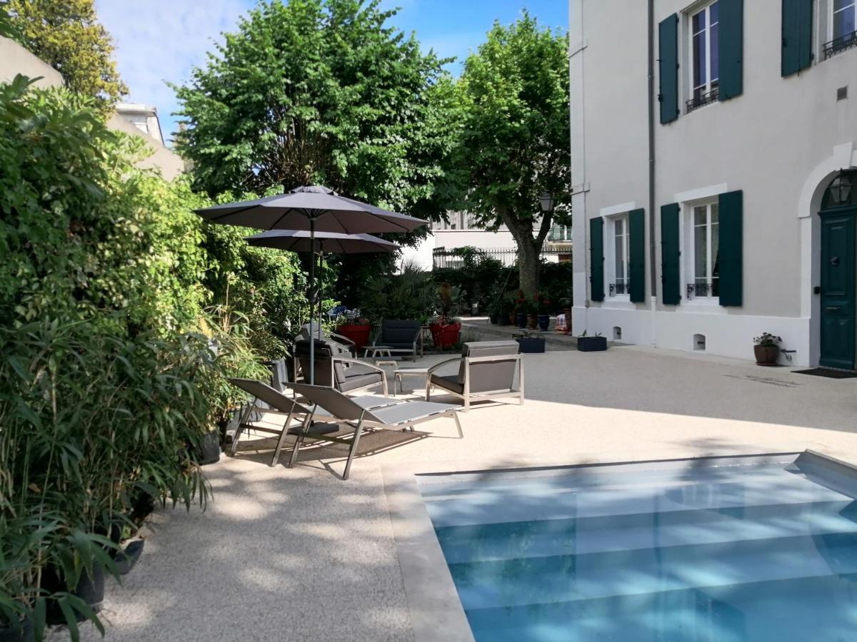 Les Jardins De La Fontaine Acomodação com café da manhã Alès Exterior foto