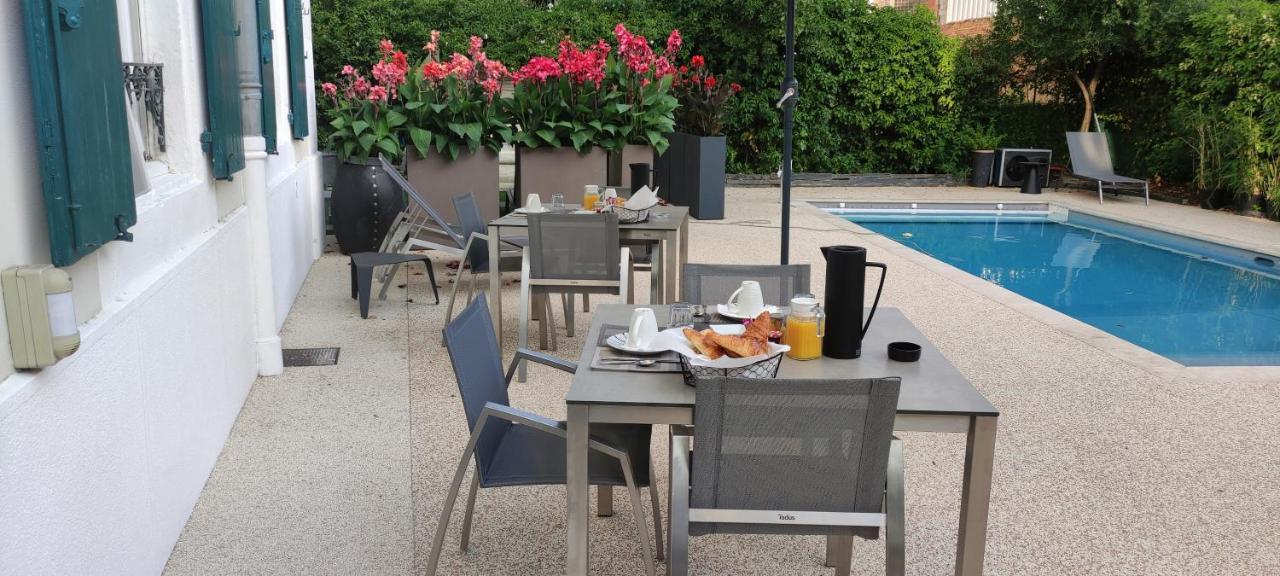 Les Jardins De La Fontaine Acomodação com café da manhã Alès Exterior foto